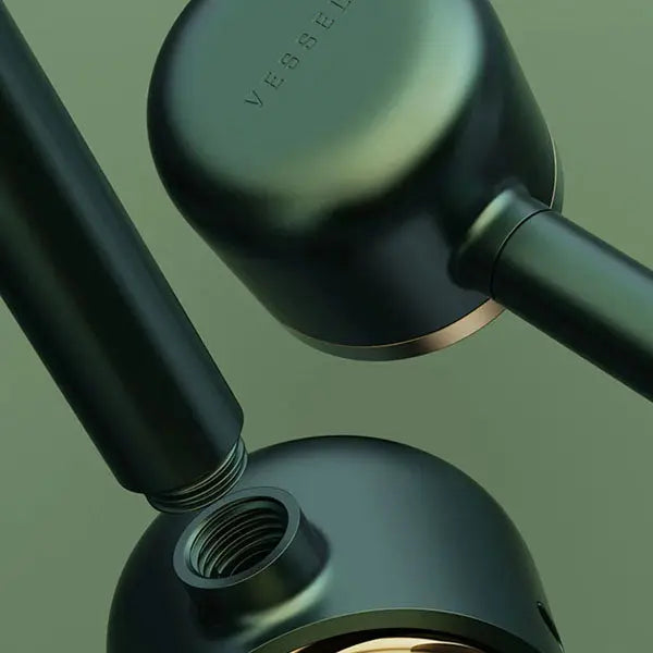 Vessel Pipe emerald – Premium Sleek Smoking Pipe with Modern Design - lifestyle 2